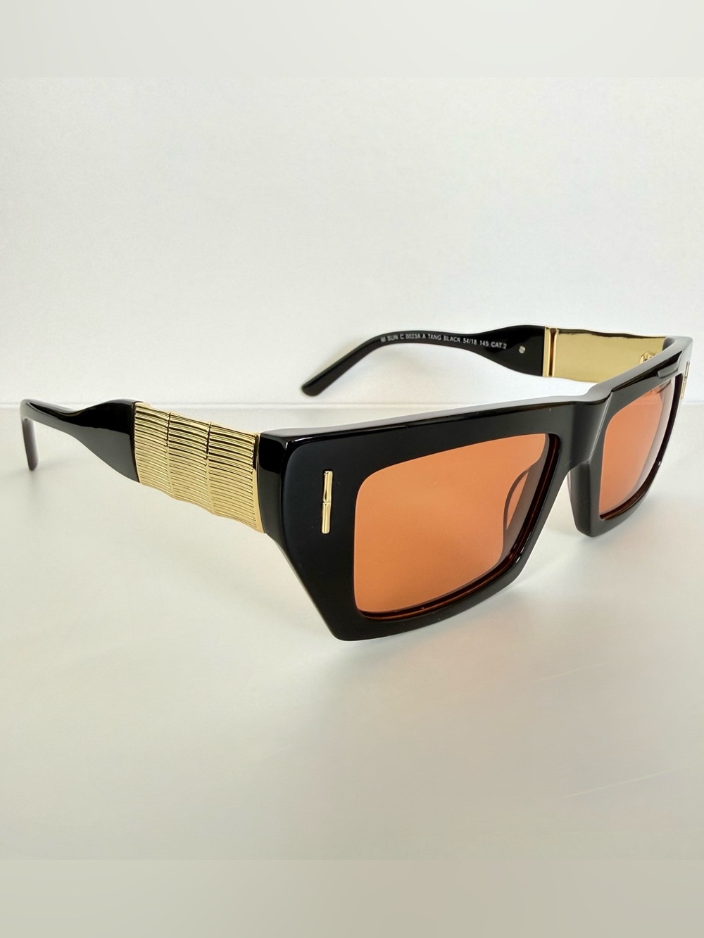 NEW!!! MO women sunglasses European brand Retail 320$